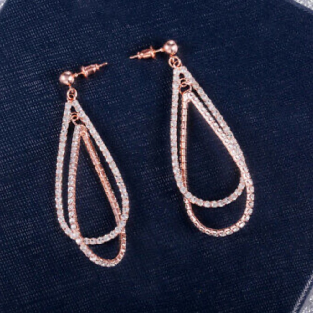 NEW Rose Gold Gorgeous Earrings - Picture 1 of 4